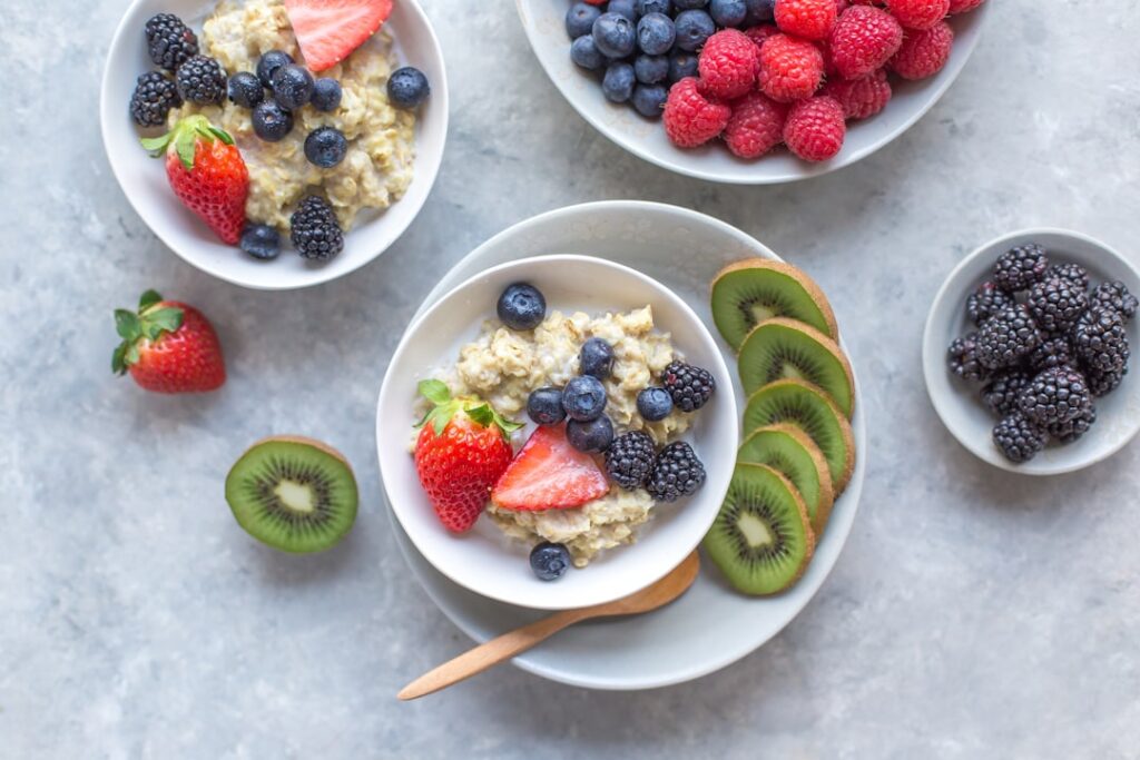 Bowl of oatmeal with berries for a high-fiber breakfast